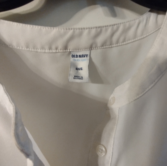 Good used condition! White pullover long sleeve blouse with 1/2 half button - Picture 2 of 4